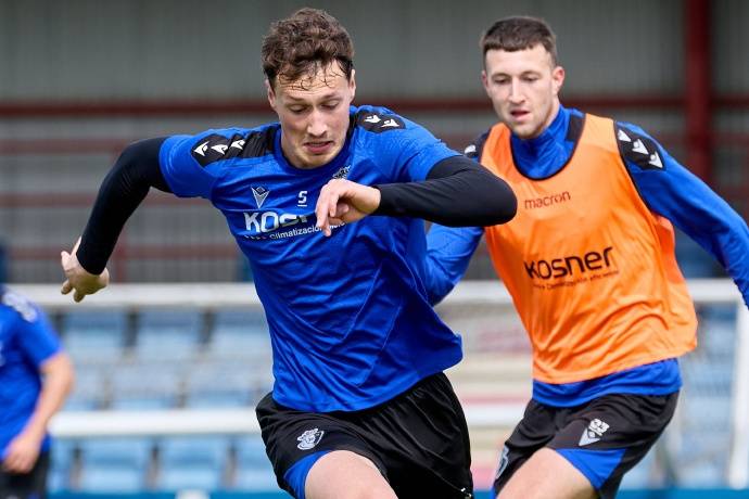 法兰克福主帅：球队上次客战巴萨是次伟大的经历，但已成历史（法兰克福主帅：上回客场对阵巴萨经历非凡，但已成过去）