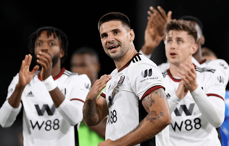 DO：巴萨、曼城、巴黎都有意阿克利乌什，他更可能明夏转会（DO：巴萨、曼城、巴黎均有意阿克利乌什，明夏转会可能性更大）